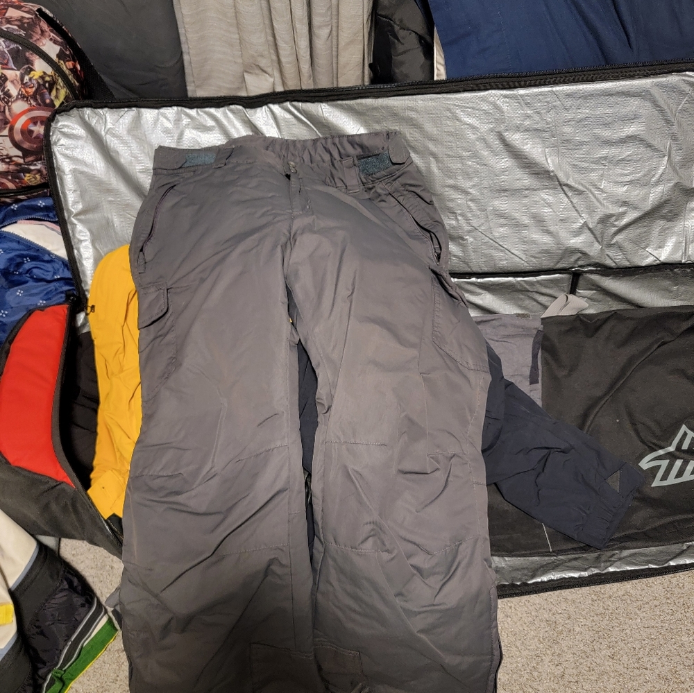 Men's ski gear pants